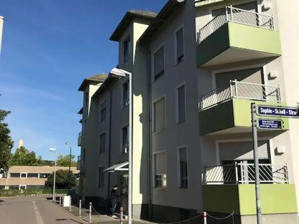 Lichtdurchflutete 3-Zimmer-Dachgeschosswohnung mit zwei Balkonen in Saarbrücken