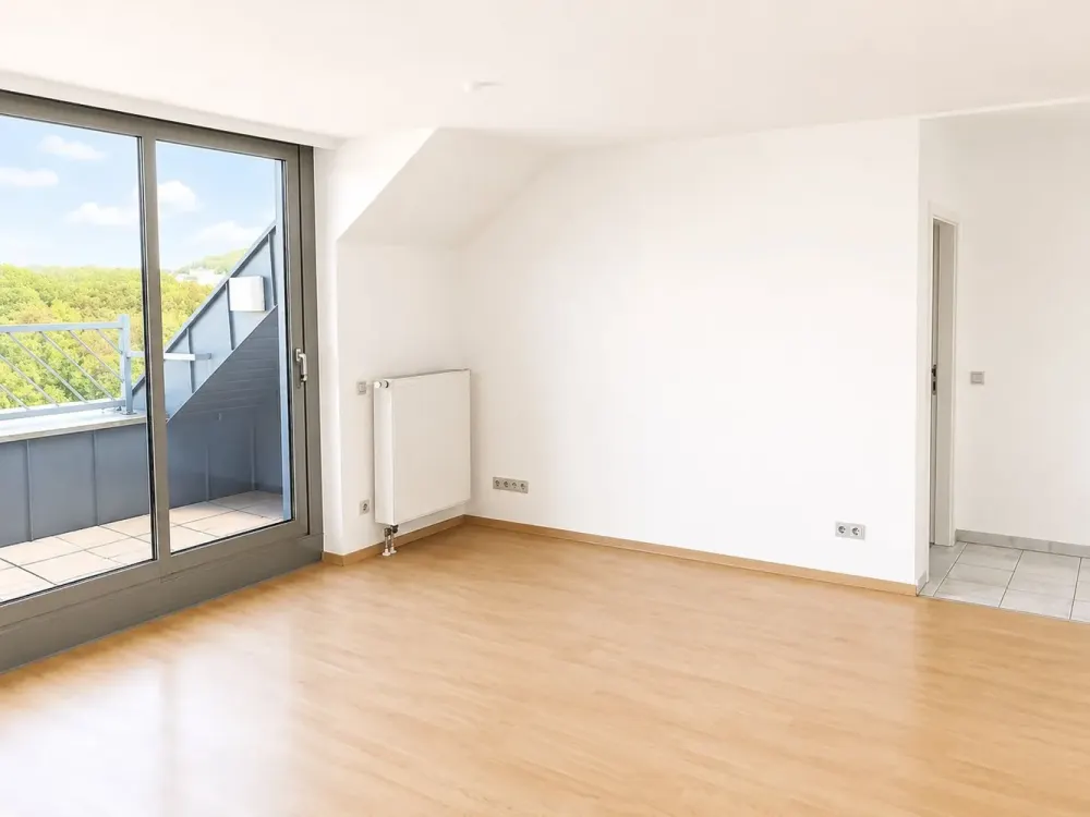 Lichtdurchflutete 3-Zimmer-Dachgeschosswohnung mit zwei Balkonen in Saarbrücken