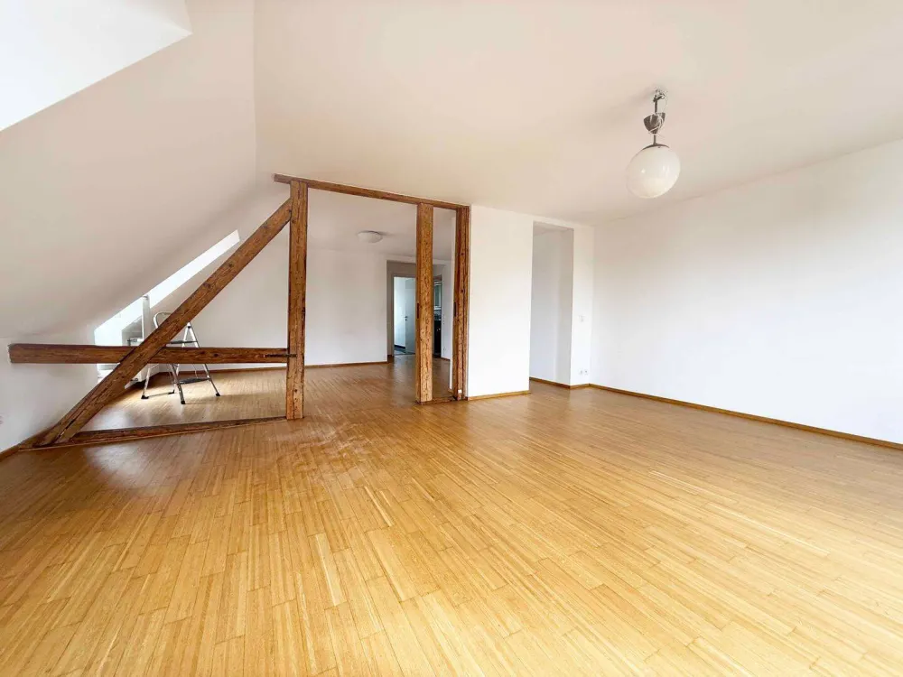 Großzügige 5-Zimmer-Maisonettewohnung in gefragter Lage