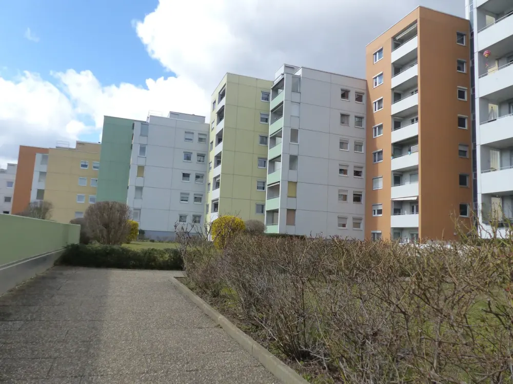 LB-Hoheneck, 4-ZW mit schönem Ausblick, Balkon, TG-Platz