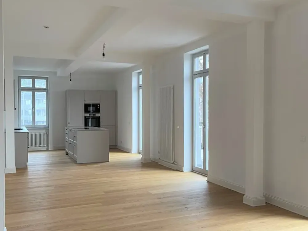 EXCLUSIVE LIVING WITH FLAIR IN THE HEART OF THE CITY