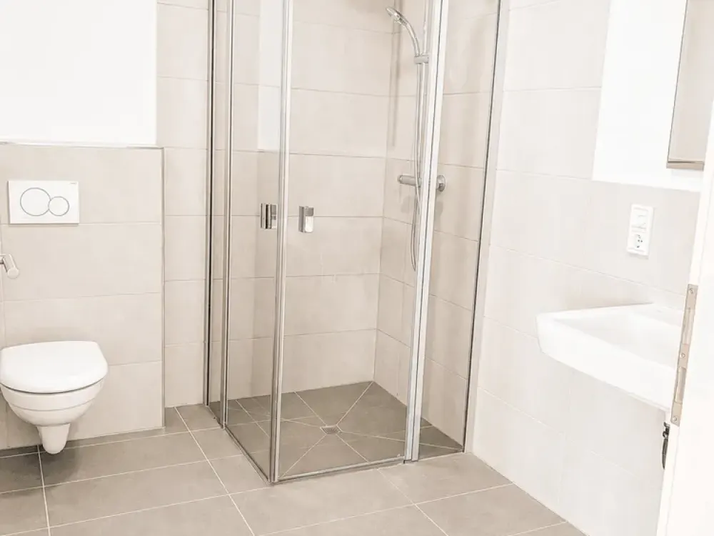 Attractive 3-Room Apartment with Balcony and Fitted Kitchen