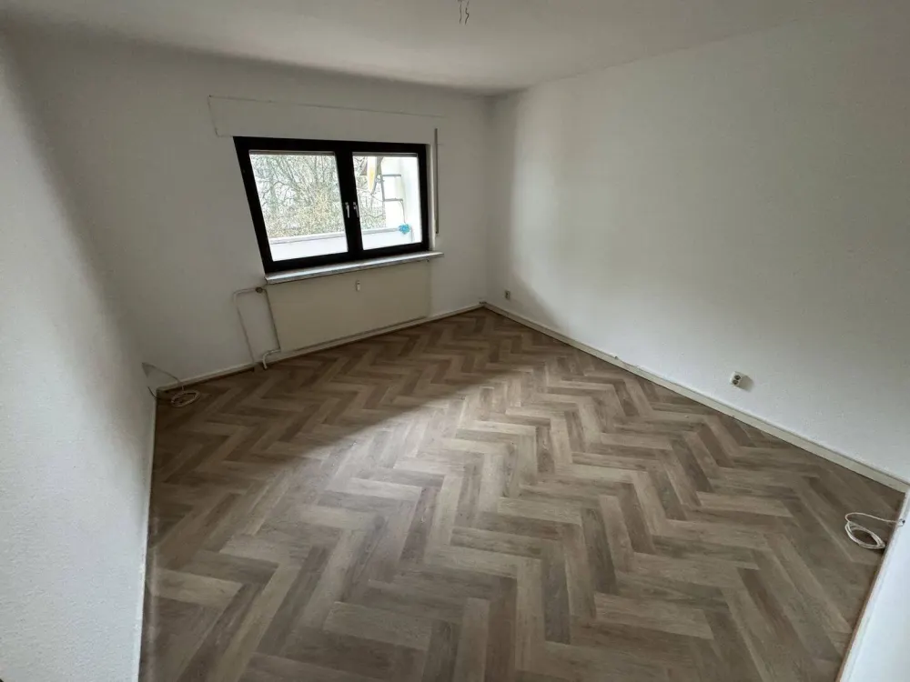 4-Zimmer-Wohnung in Saarbrücken nahe der französischen Grenze [HMR-O46E04]