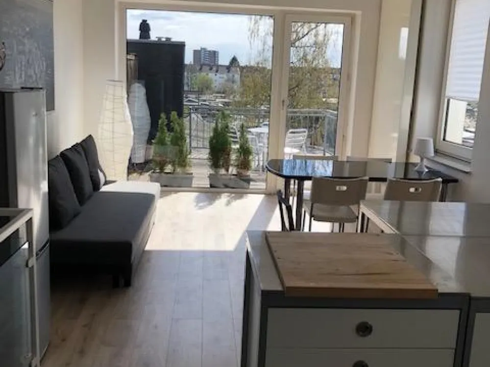 Maisonette Loft mit großer Sonnen Dachterrasse in Düsseldorf