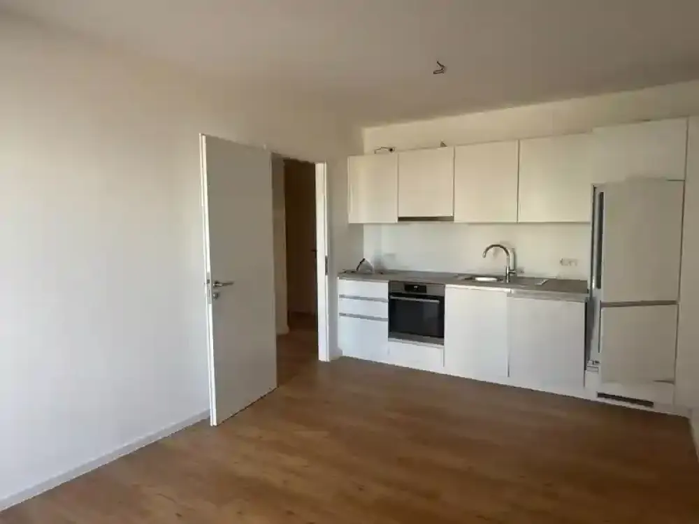 Beautiful 2-Room Apartment with Fitted Kitchen and Balcony | Available Short-Term