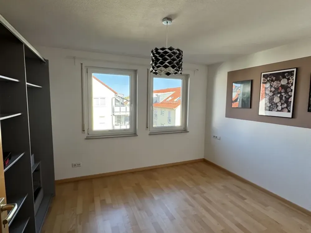 Bright 4.5-Room Attic Apartment with West Balcony