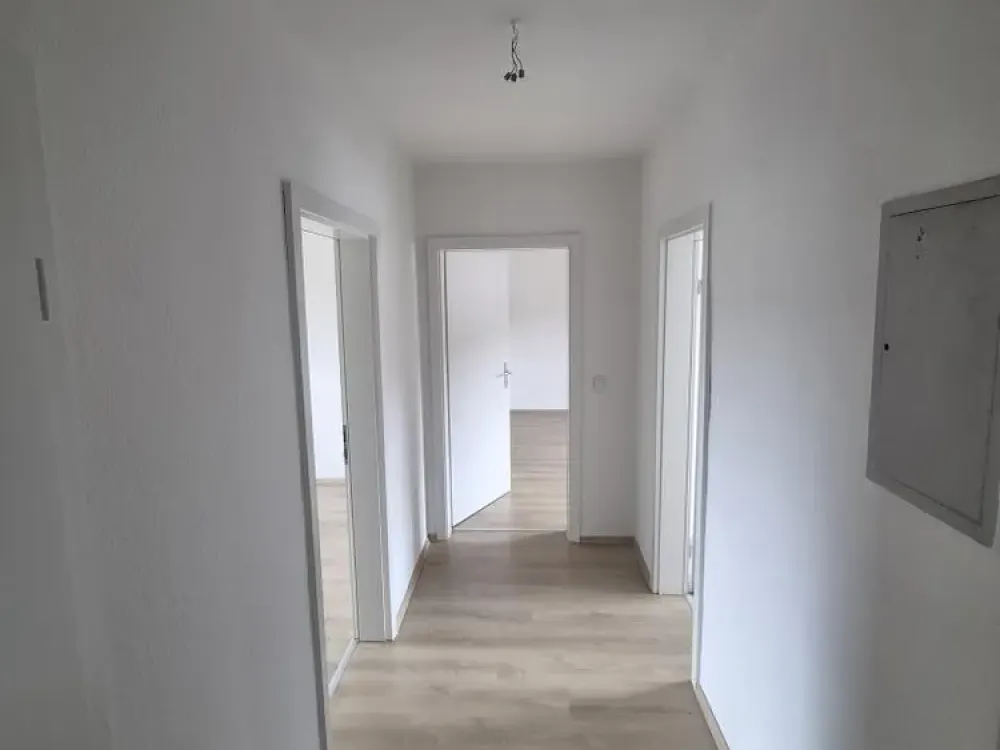 Freshly Painted 2-Room Apartment with Laminate Flooring in Castrop-Rauxel Habinghorst