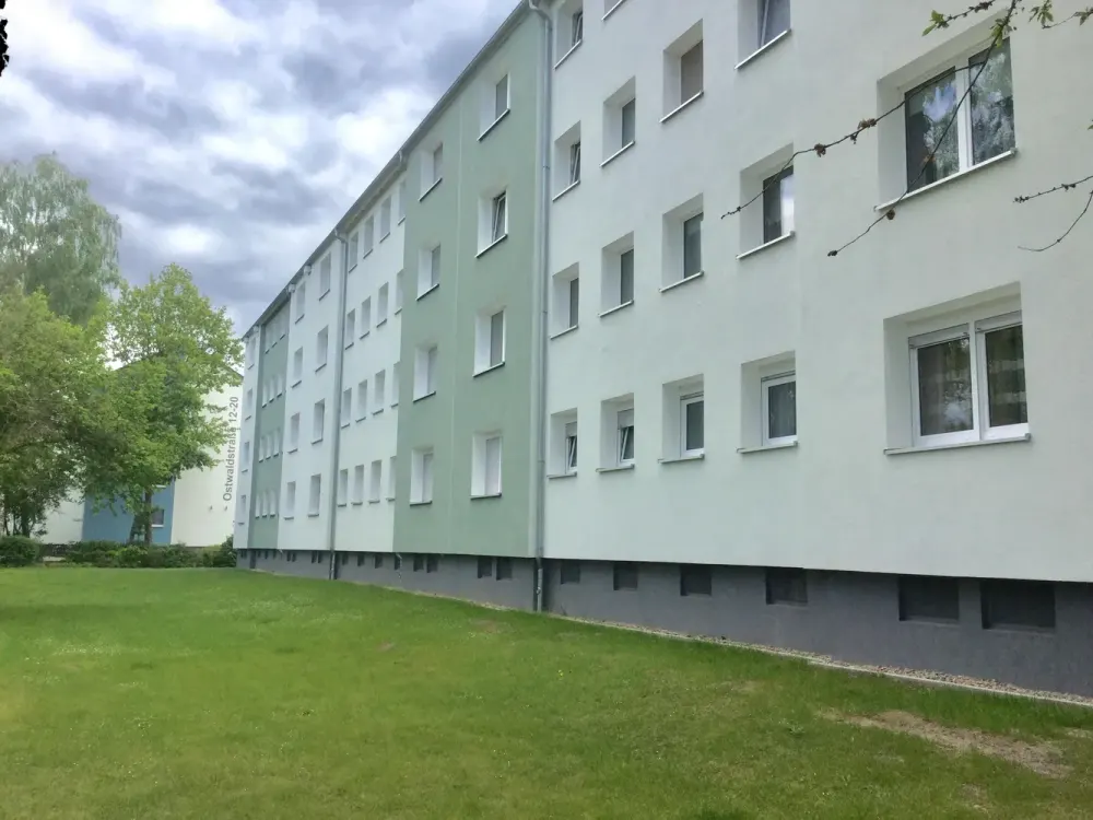 Move In and Feel Good: Spacious 3-Room Apartment on the Ground Floor