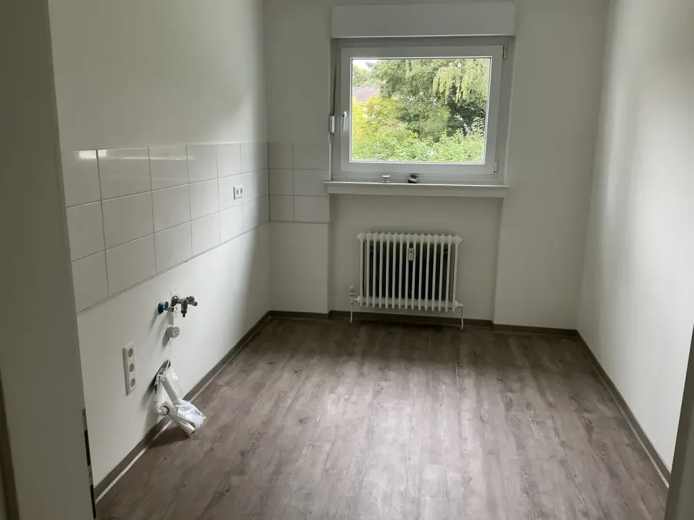 Move In and Feel Good: Spacious 3-Room Apartment on the Ground Floor