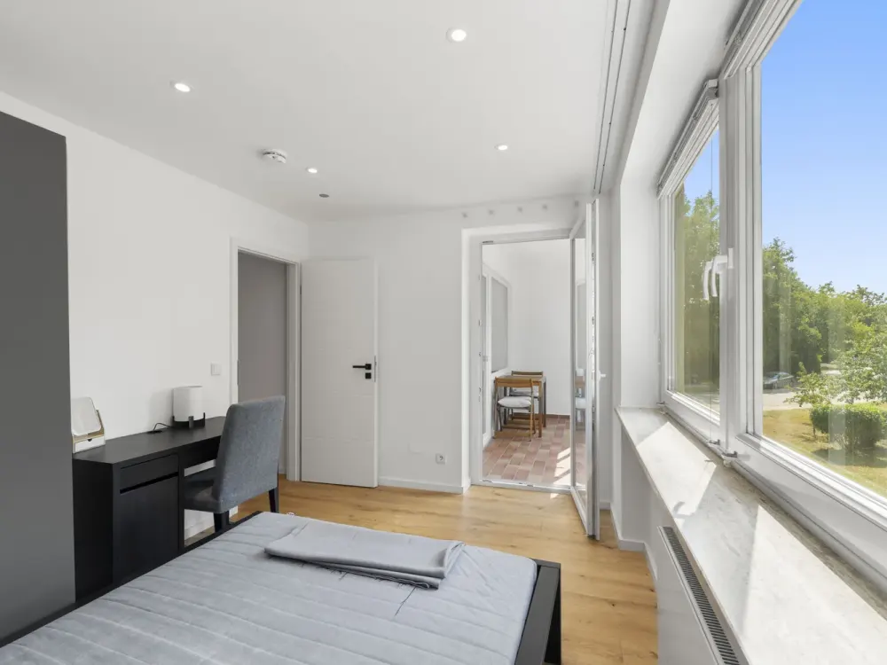 mobilierte 4 Zimmer Wohnung - WG geeignet und erwünscht