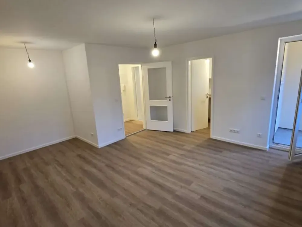 großzügiges, saniertes Apartment inkl. Küche & Balkon