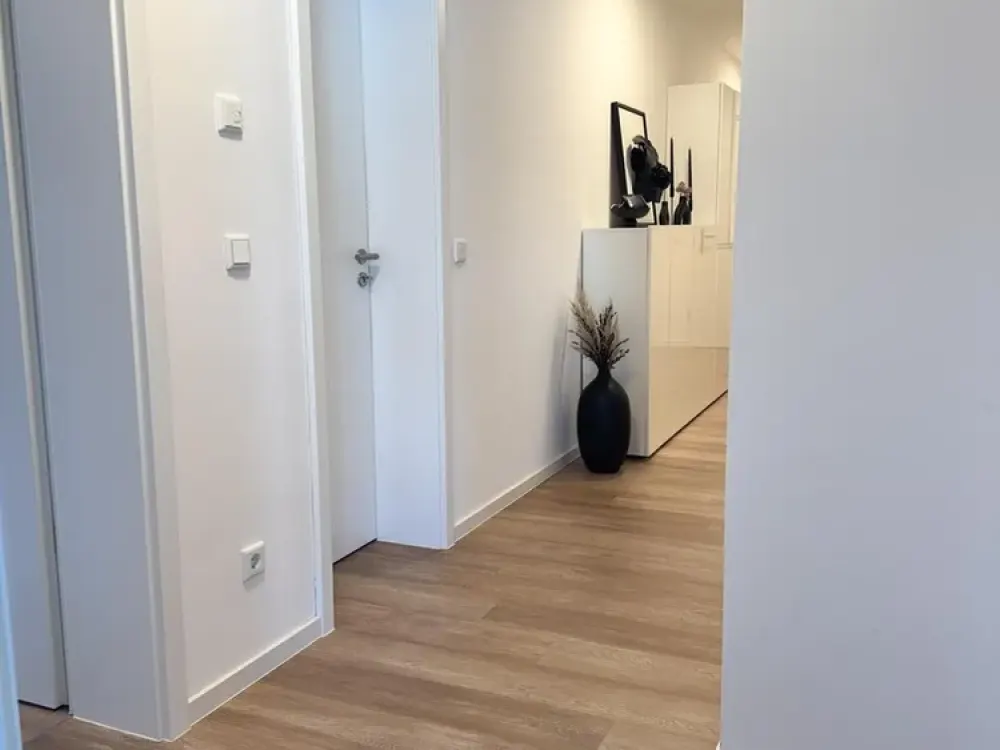 Exclusive 3-Room Apartment in Fürth-Burgfarrnbach - High-Quality Kitchen, Balcony, Elevator & Underground Parking