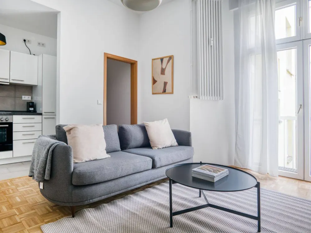 Charmante 2-Zimmer Wohnung in Neukölln - voll möbliert