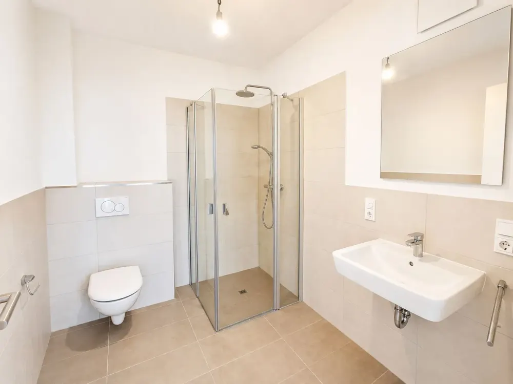 Attractive 2-Room Apartment with Balcony and Fitted Kitchen