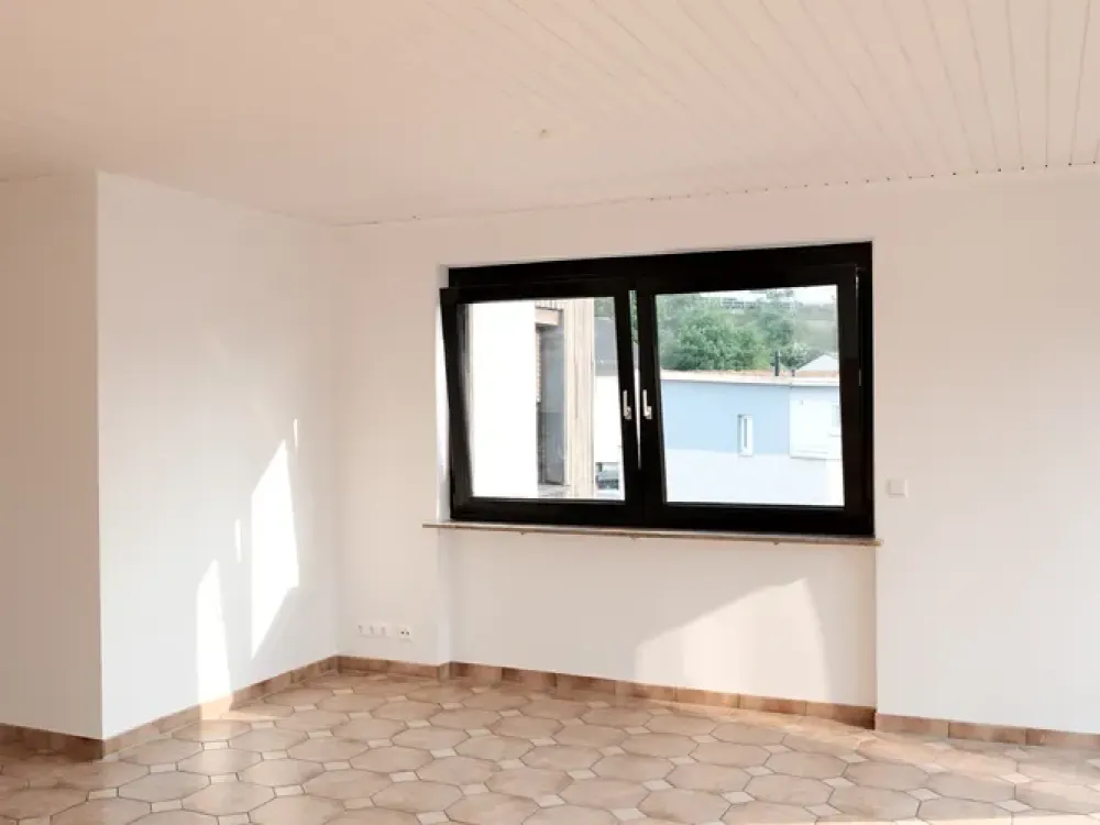 Helle 3,5-Zimmer-Wohnung mit 2 Balkonen, Stellplatz und guter Anbindung in Ostfildern-Scharnhausen