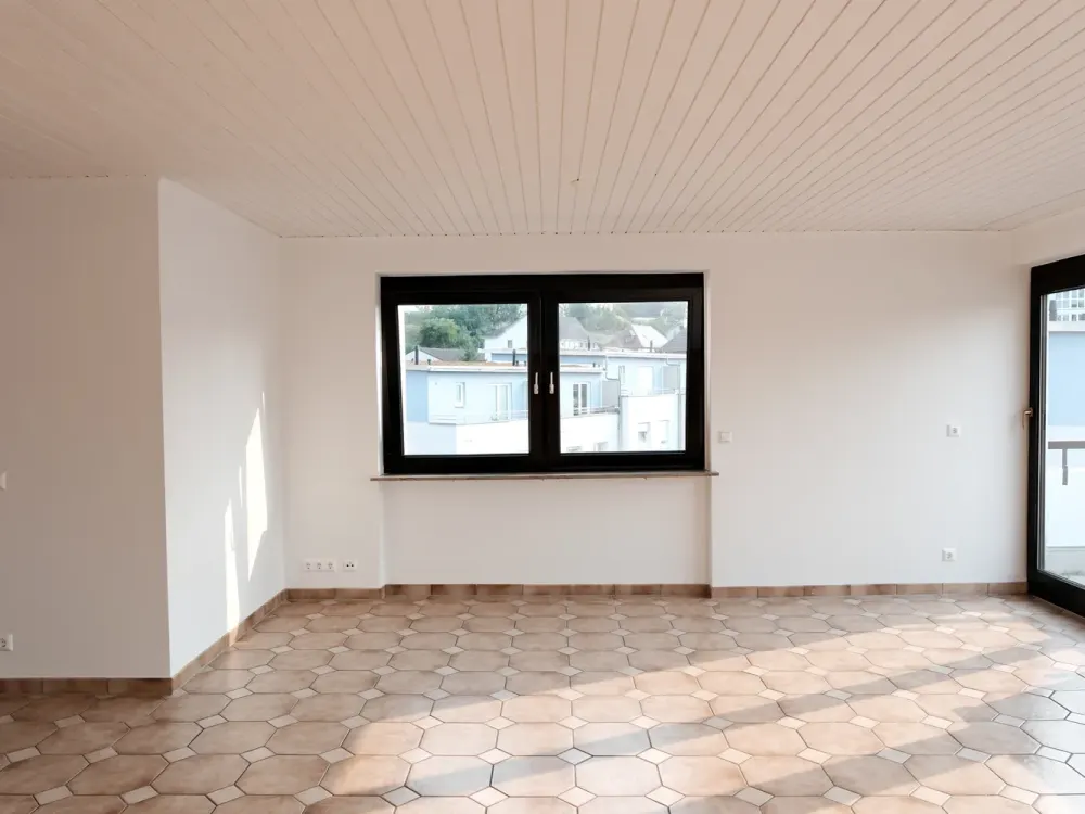 Helle 3,5-Zimmer-Wohnung mit 2 Balkonen, Stellplatz und guter Anbindung in Ostfildern-Scharnhausen