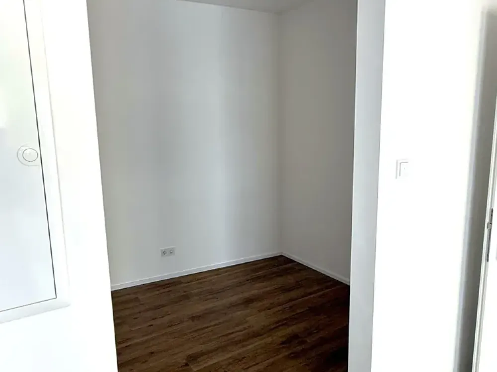 Hochwertiges 1-Zimmer-Apartment mit Einbauküche und modernem Bad in Köln-Landskronstraße