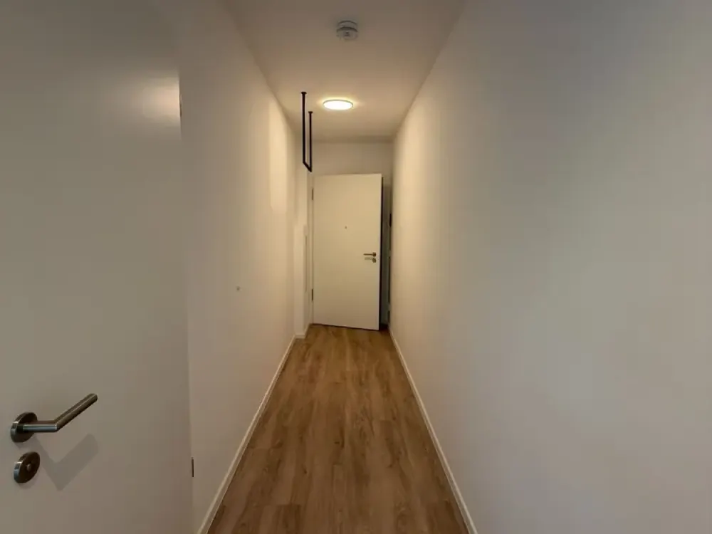 Helles 1-Zimmer-Apartment mit sehr großem Balkon und Einbauküche in Erlangen