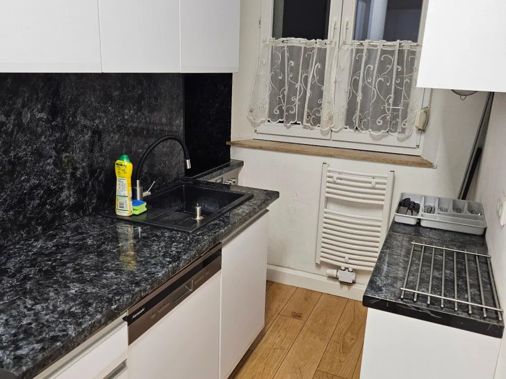 Stilvolle, vollständig renovierte und möbelierte 2- Zimmer