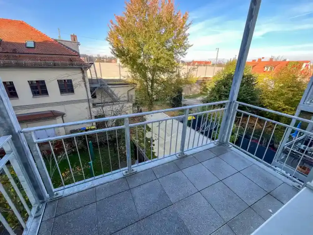 Großzügige Balkonwohnung mit Einbauküche in Dresden-Plauen