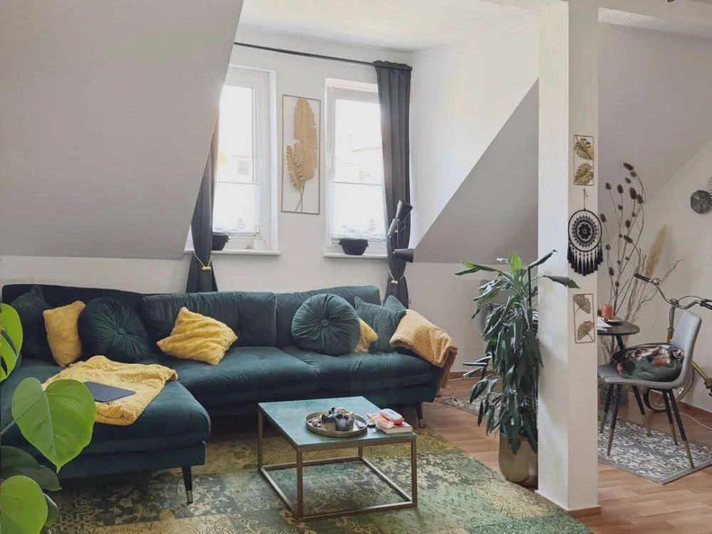 Einziehen und Durchatmen: Sanierte Maisonette im Dachgeschoss