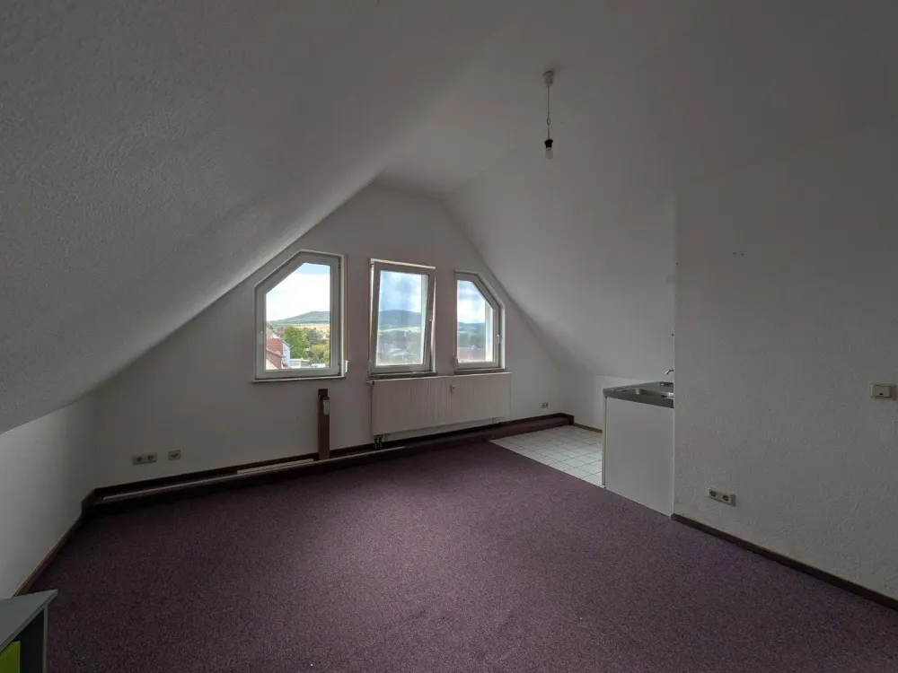1-Room Attic Apartment in Oberzwehren - Ideal for Students
