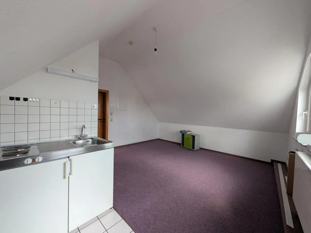1-Room Attic Apartment in Oberzwehren - Ideal for Students