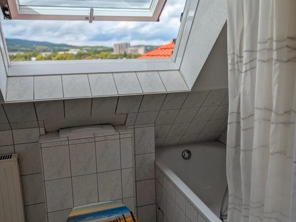 1-Room Attic Apartment in Oberzwehren - Ideal for Students