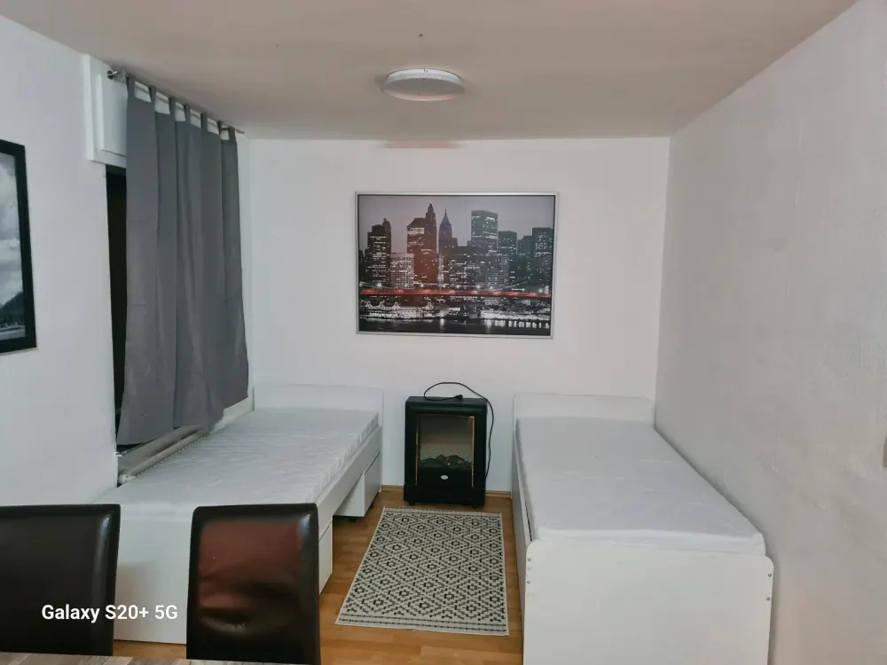 möblierte 3-Zimmer-Wohnung mit 6 einzelne Betten zu vermieten