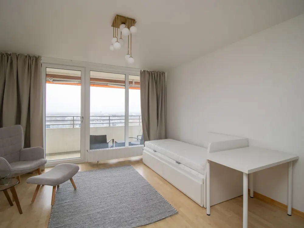 SCHWABING: Furnished 1-Room Apartment with Loggia!