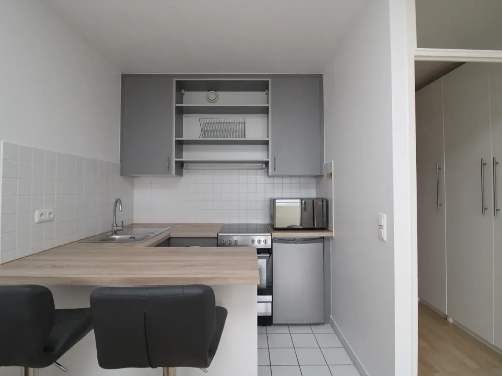 SCHWABING: Furnished 1-Room Apartment with Loggia!