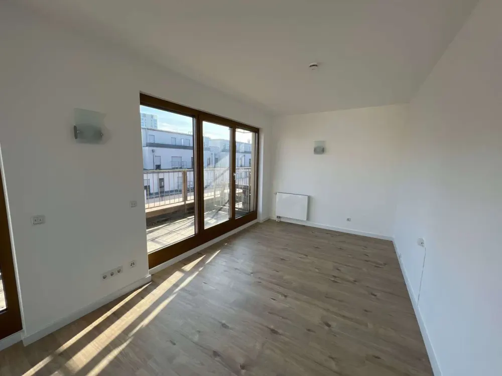 Helle 2-Zimmer Wohnung mit Terrasse und Skyline Blick