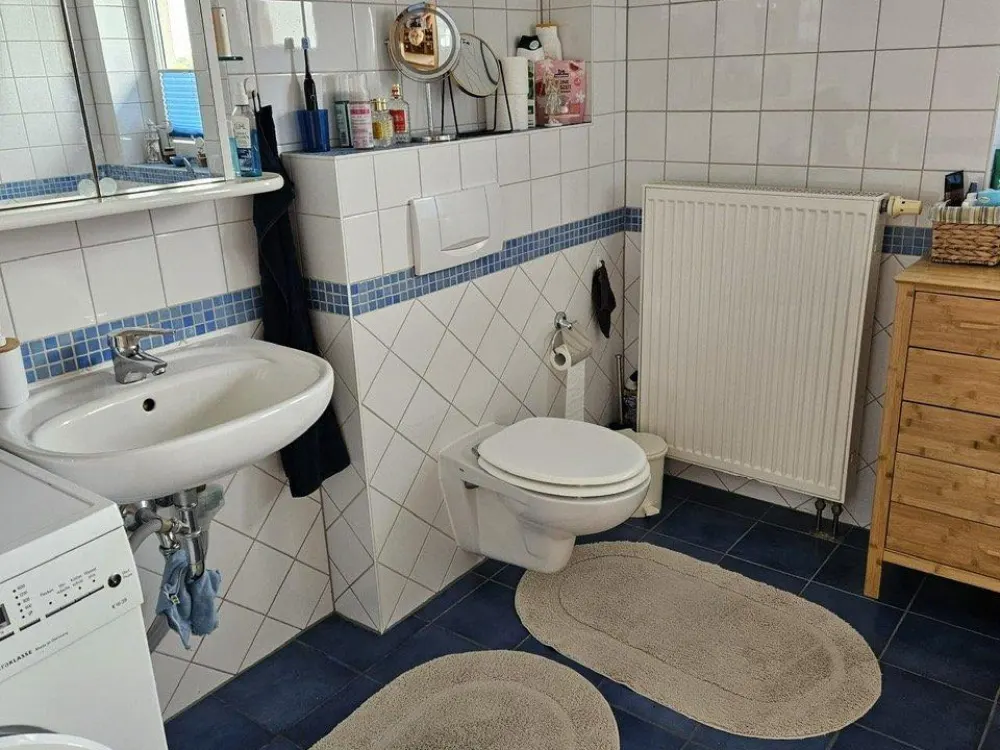 Helle 2-Zimmerwohnung in Wöllstadt mit Einbauküche und -Schränken