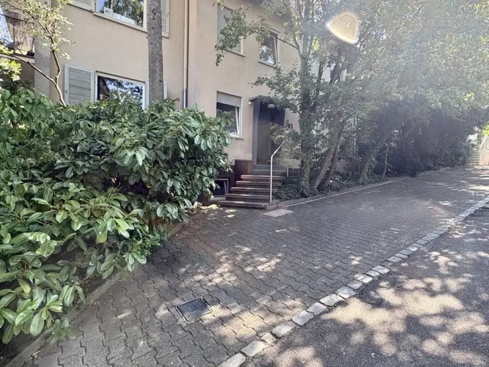 Helle 3,5-Zimmer-Wohnung mit Aussichtsbalkon, naturnah & hundefreundlich in Sillenbuch