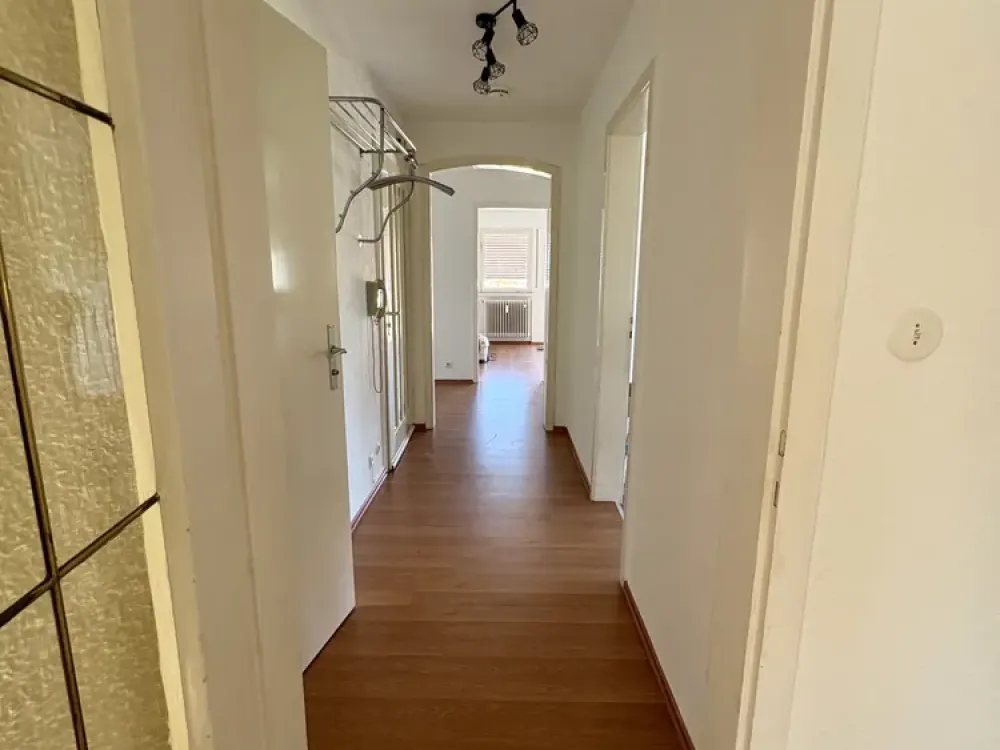 Helle 3,5-Zimmer-Wohnung mit Aussichtsbalkon, naturnah & hundefreundlich in Sillenbuch