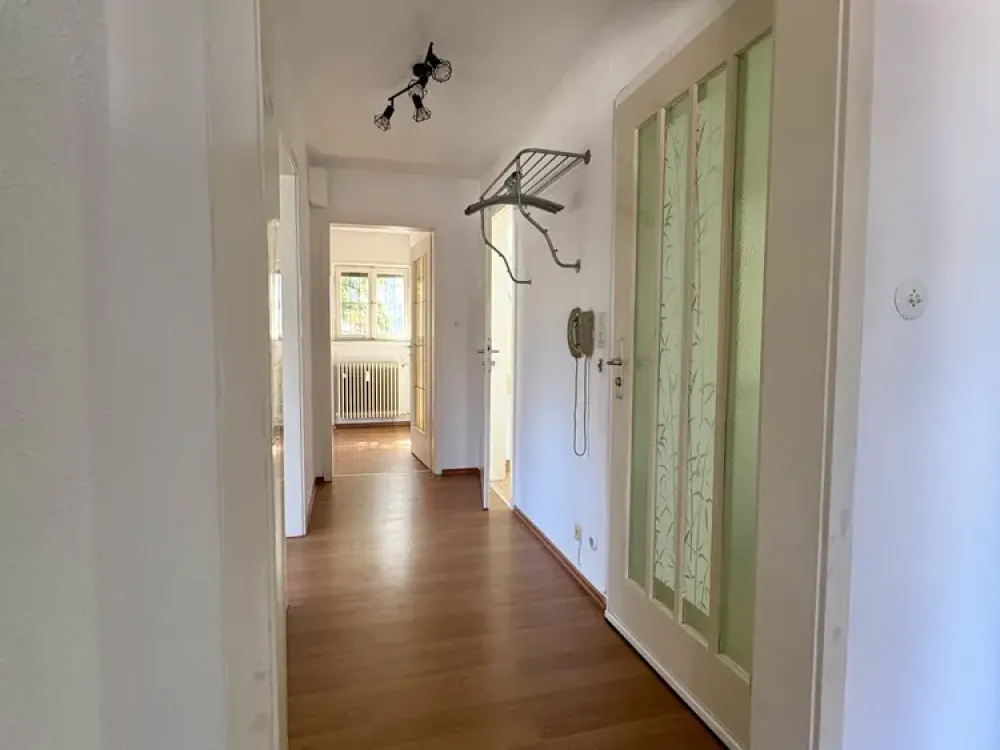 Helle 3,5-Zimmer-Wohnung mit Aussichtsbalkon, naturnah & hundefreundlich in Sillenbuch