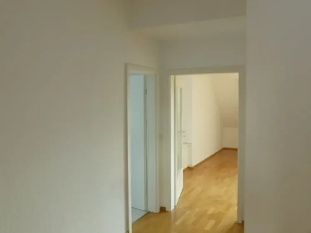 Dachgeschoss-Whg. mit Süd-Balkon und Einbauküche