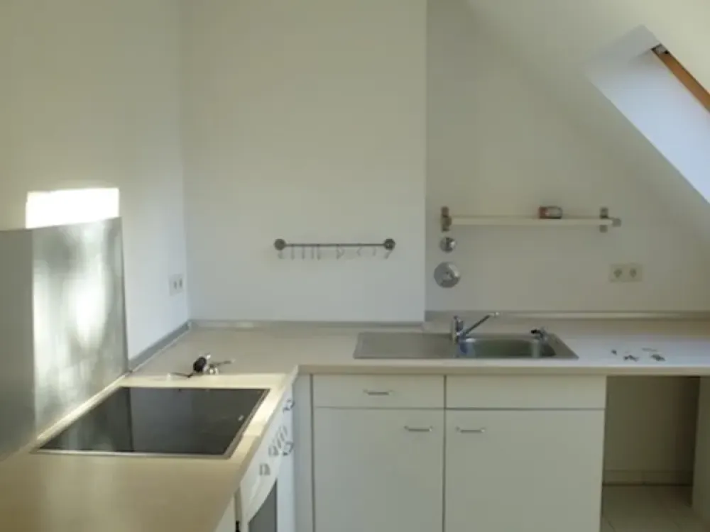 Dachgeschoss-Whg. mit Süd-Balkon und Einbauküche