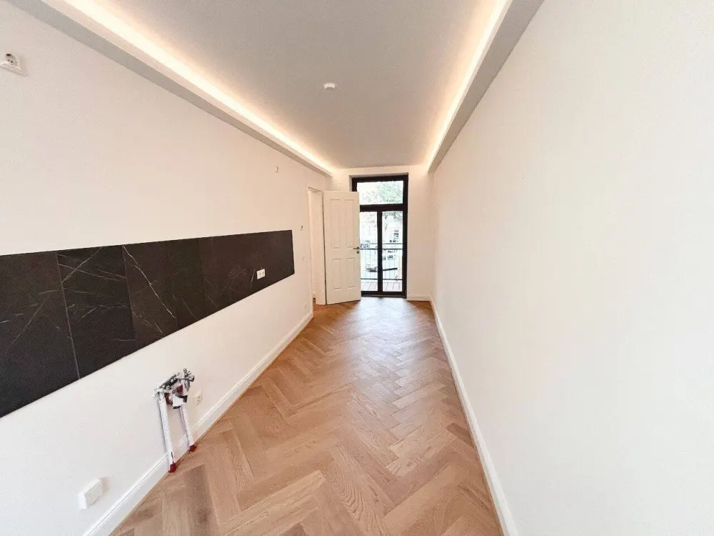 Stilvoll! + Erstbezug mit Lift + Balkon + Parkett + Fußbodenheizung + Wanne & Dusche + LED-Licht