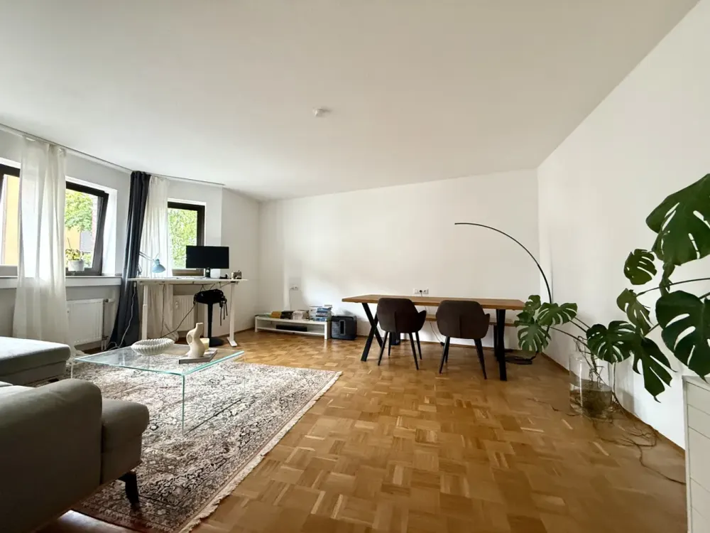 Oberkassel! 2-Zimmerwohnung in zentraler Lage - mit Tiefgaragenstellplatz!