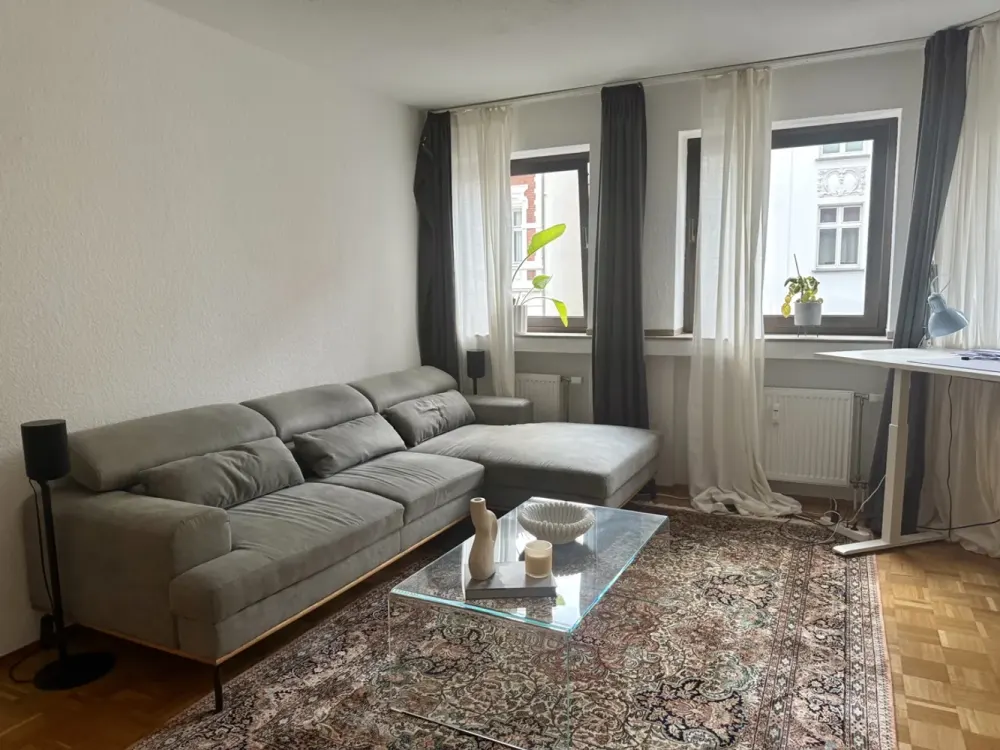 Oberkassel! 2-Zimmerwohnung in zentraler Lage - mit Tiefgaragenstellplatz!