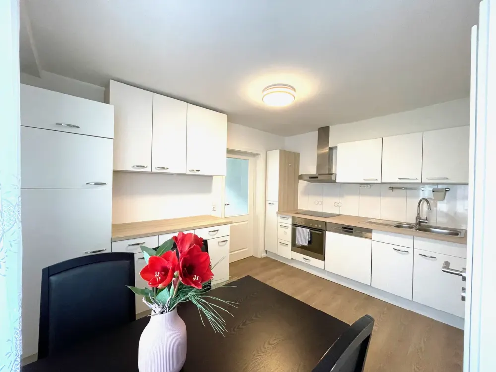 Style & Komfort: Trendige 2-Zimmer-Wohnung voll möbliert