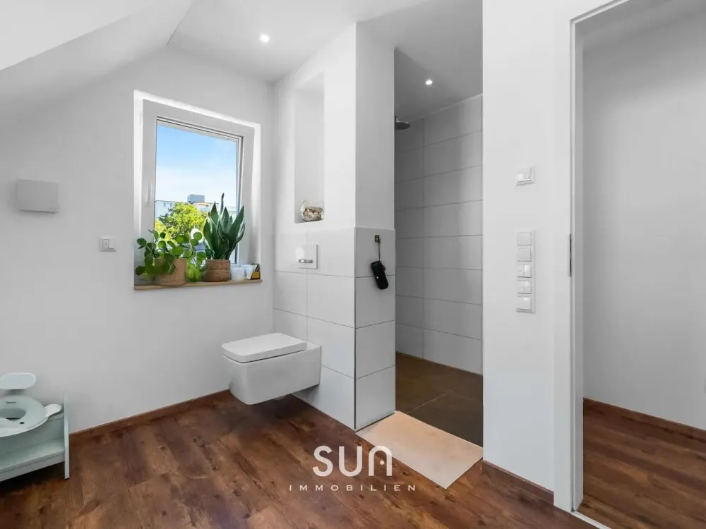 NEUWERTIG WOHNEN IM GONZENHEIMER-VIERTEL - 108 m² Dachgeschoss mit Balkon für Familienleben