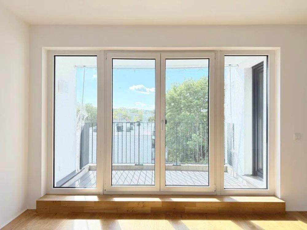 Komfortables Wohnen: Moderne 4-Zimmer-Wohnung mit Loggia und zwei Bädern