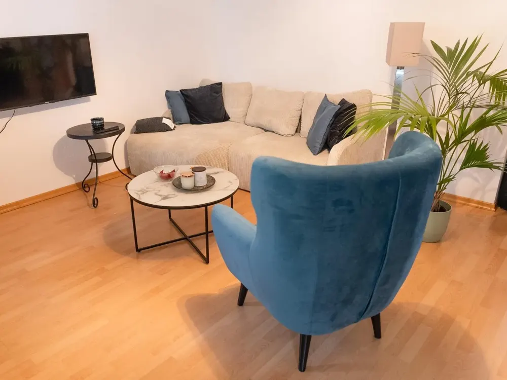 Partially Furnished 2-Room Apartment with Kitchen and Underground Parking Space in Munich-Milbertshofen