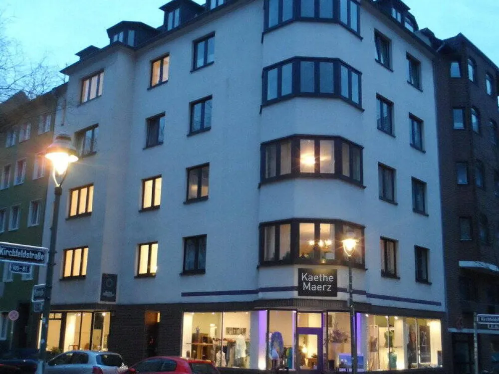 Friedrichstadt quiet and central, 1-2 person apartment 2nd floor with 270° bay window