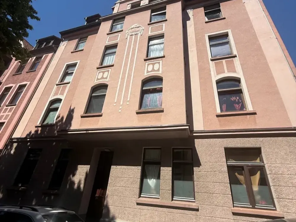 Frisch renovierte helle Wohnung, mit modernem Duschbad!