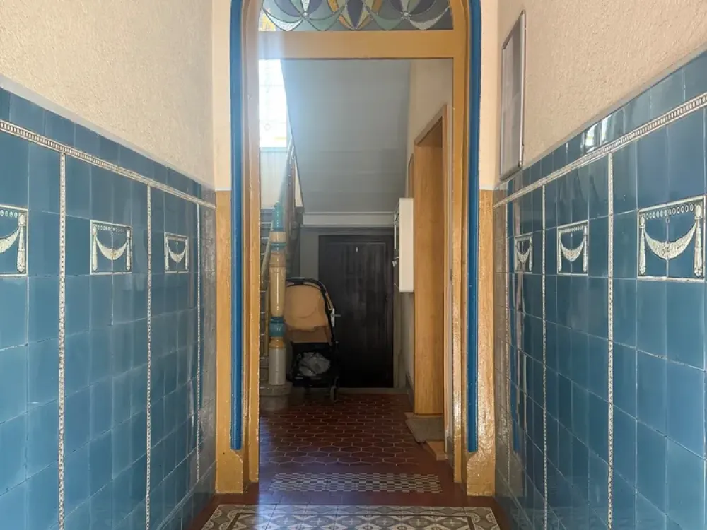 Frisch renovierte helle Wohnung, mit modernem Duschbad!