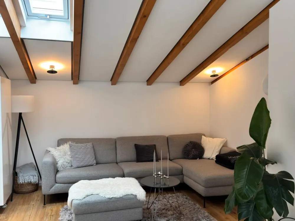 Modern 2-Room Apartment with Balcony in Hansaviertel