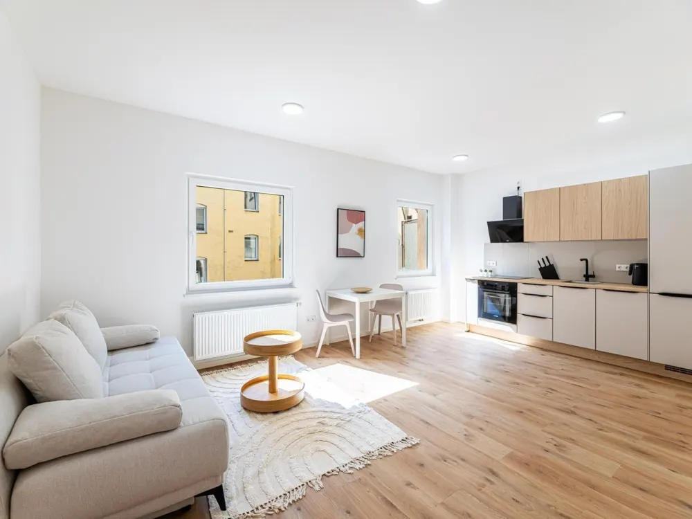 Erstbezug! Wunderschöne 2 Zimmer Wohnung mit Balkon!